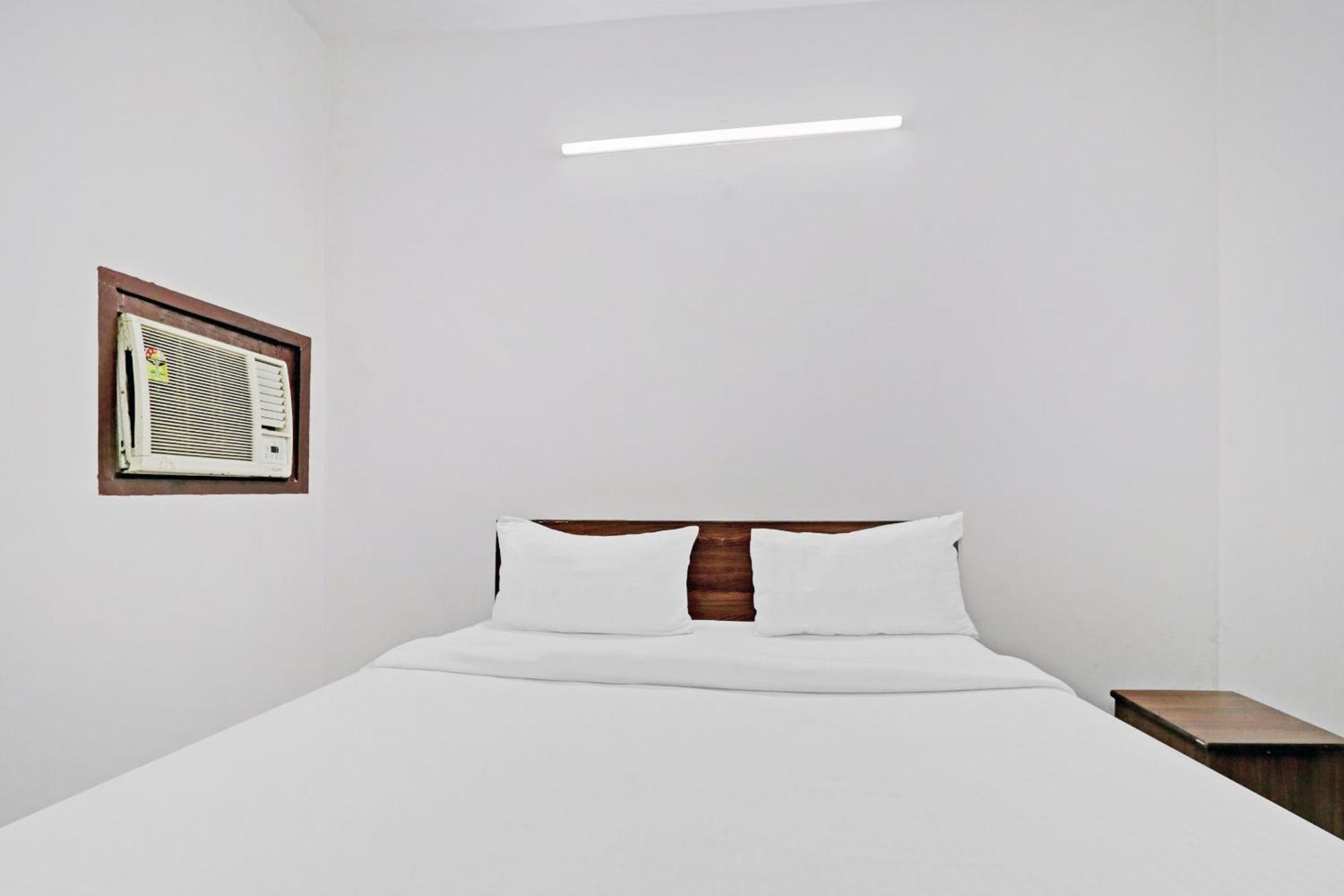 Town House Near M2k Cinema Pitampura 4*