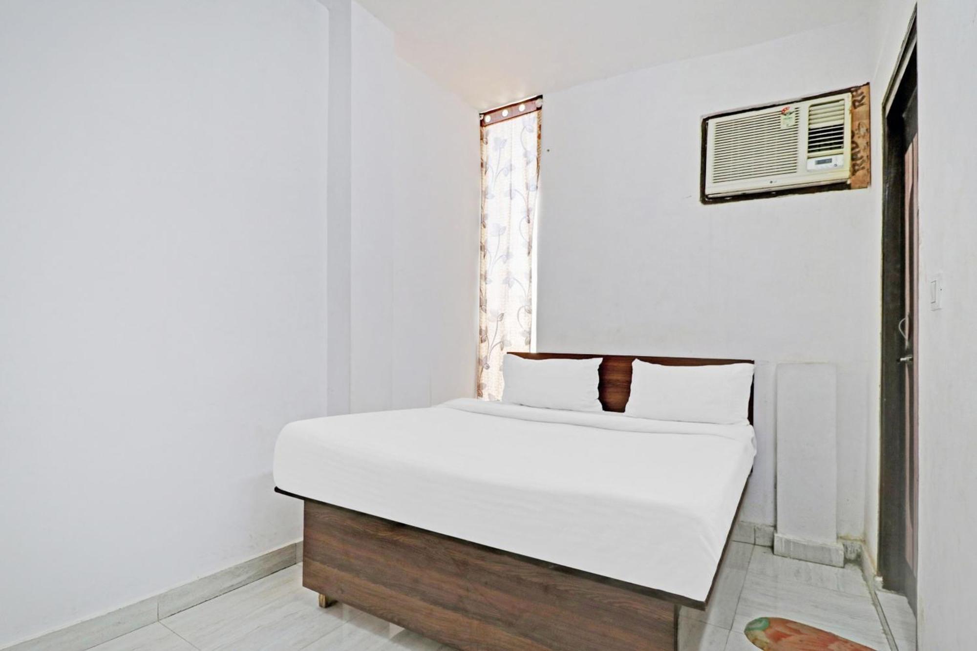Town House Near M2k Cinema Pitampura 4*