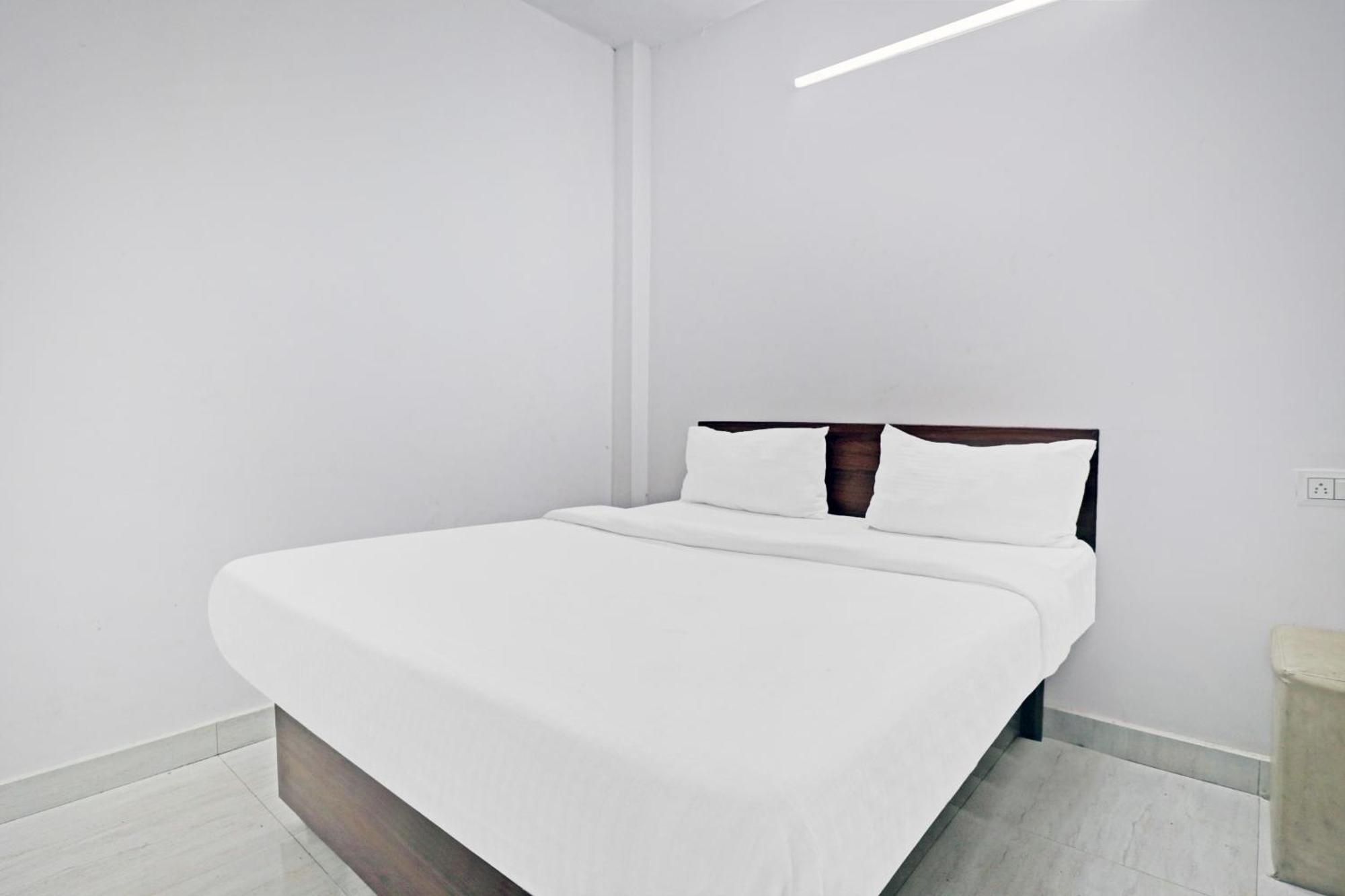 Town House Near M2k Cinema Pitampura 4* New Delhi