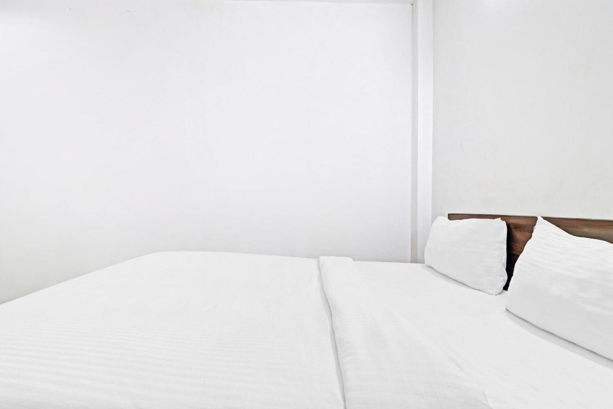 Town House Near M2k Cinema Pitampura New Delhi