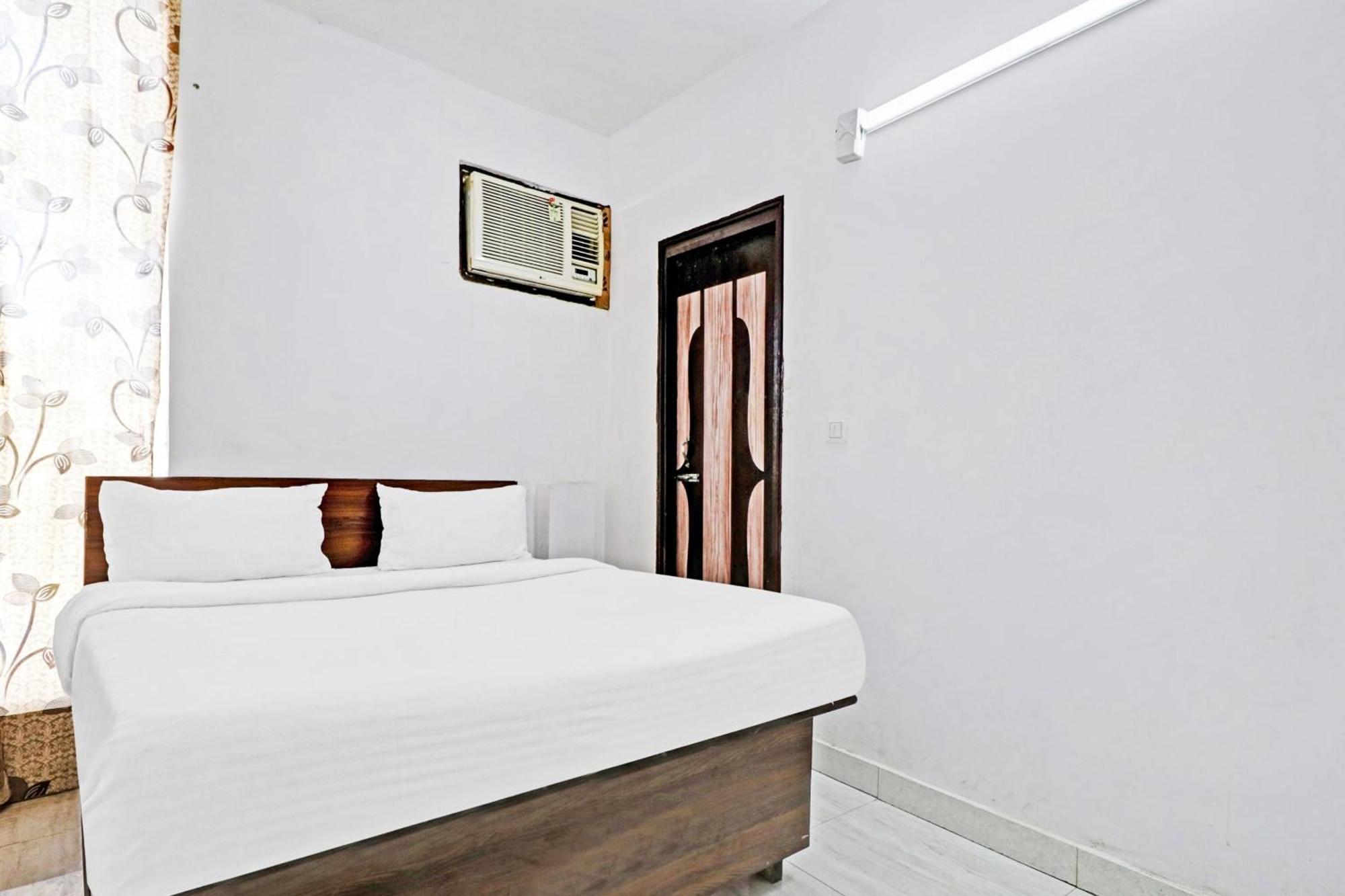 Town House Near M2k Cinema Pitampura 4* New Delhi