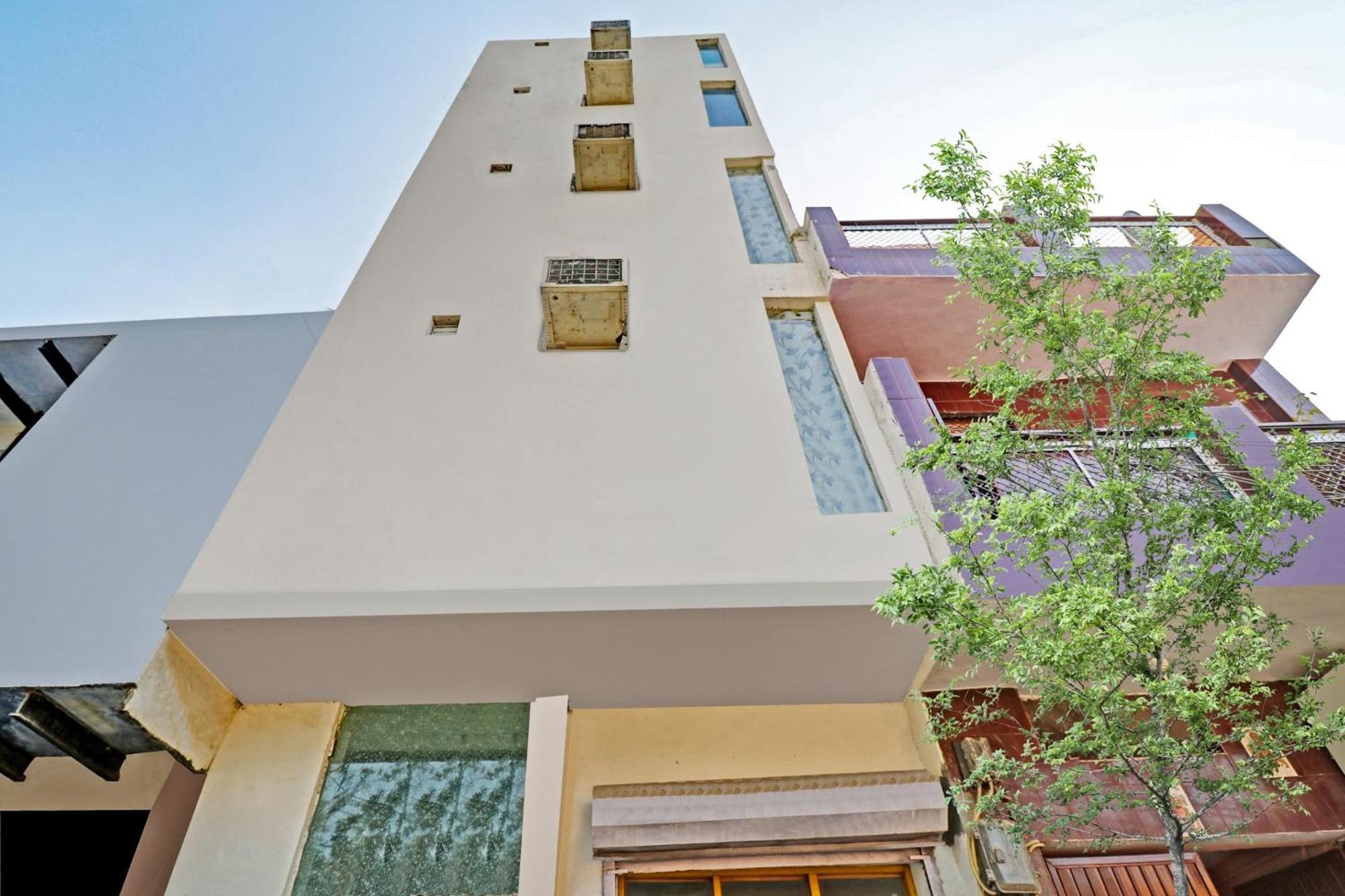 Town House Near M2k Cinema Pitampura Hotel New Delhi
