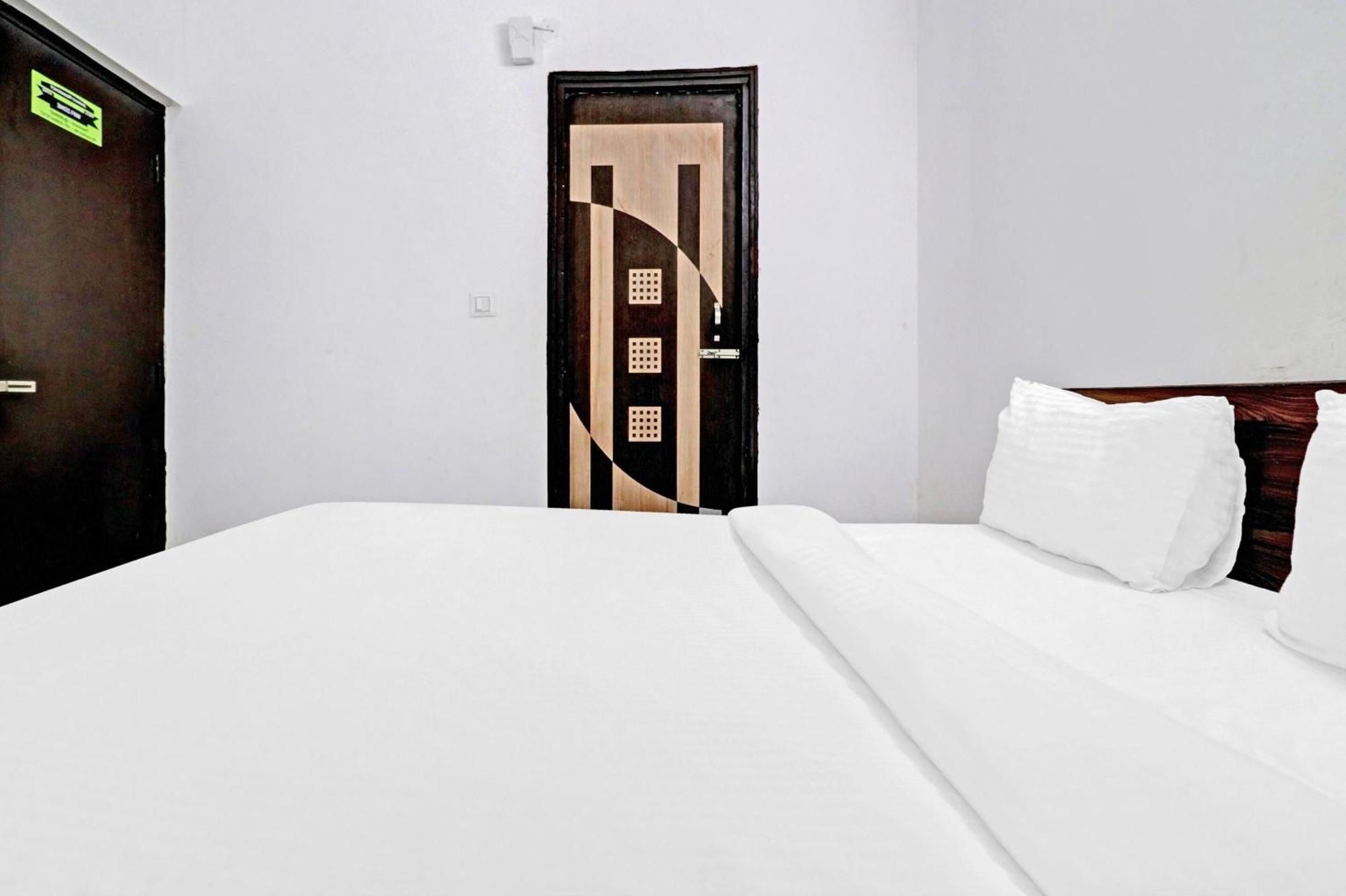 Town House Near M2k Cinema Pitampura Hotel New Delhi